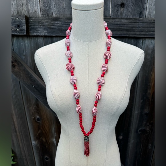 NWOT Shell and Wood Bead Tassel Necklace - Picture 7 of 7